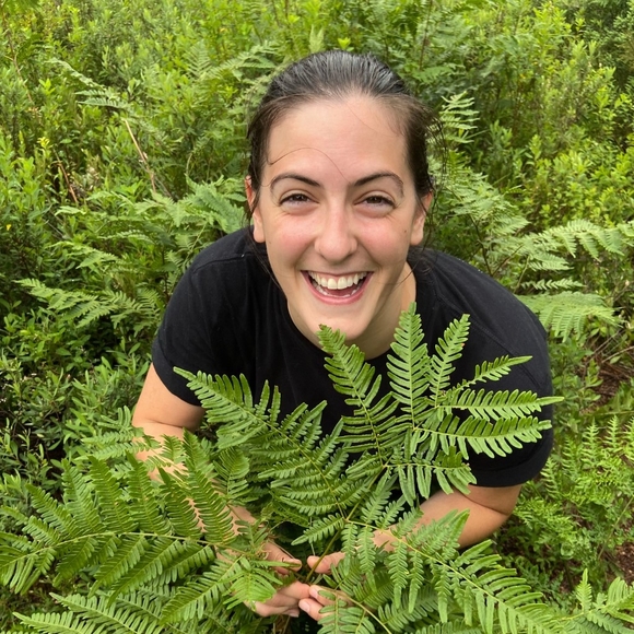 Meet your Posher, Laura - Picture 1 of 1